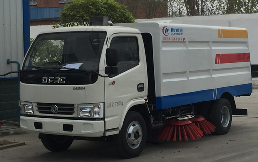 東風(fēng)銳鈴掃路車